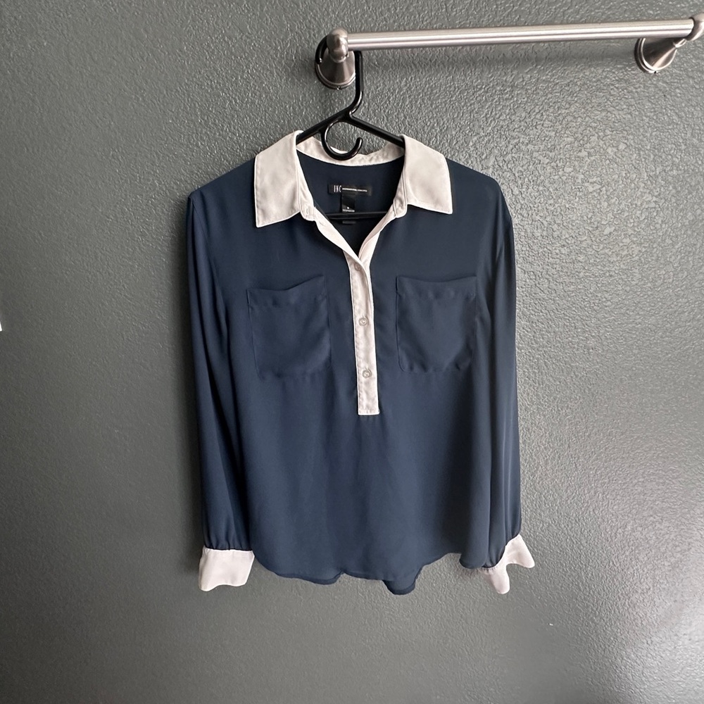 👏👏Women's Navy and White Blouse